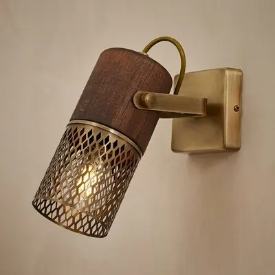 Ahşap Görünümlü Kafes Detaylı Aplik